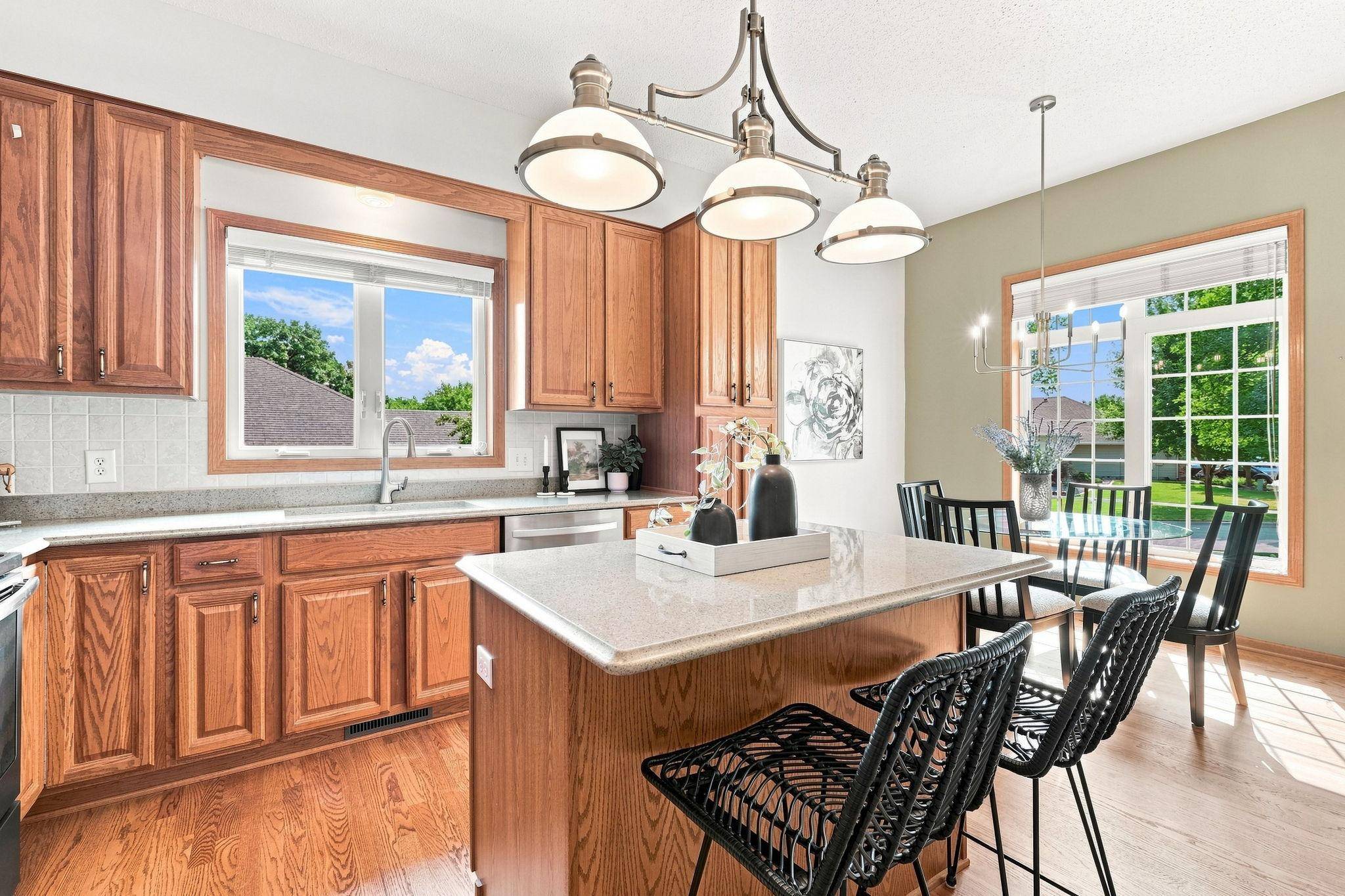 10276 Lancaster LN, Woodbury, MN 55129