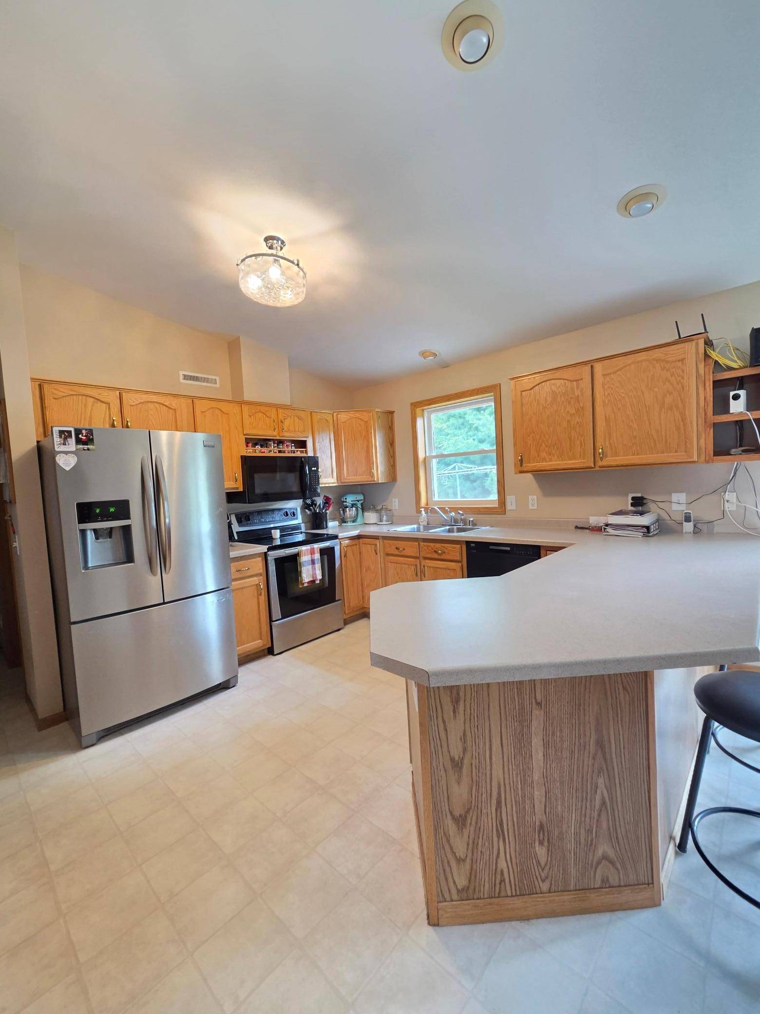 207 2nd AVE NW, Altura, MN 55910
