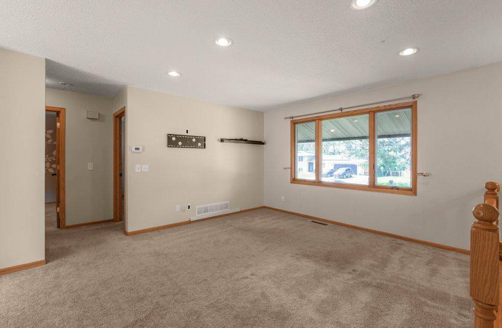 9109 Erickson CT N, Brooklyn Park, MN 55428