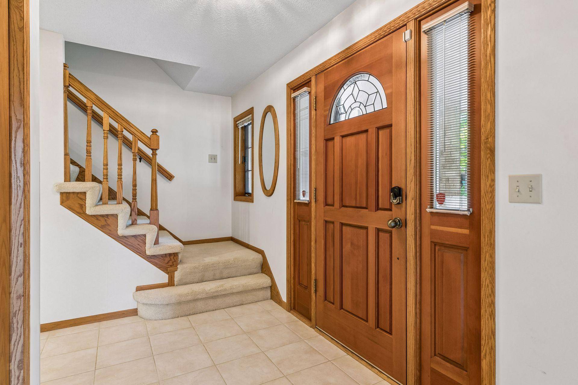 156 Red Oaks DR, Vadnais Heights, MN 55127