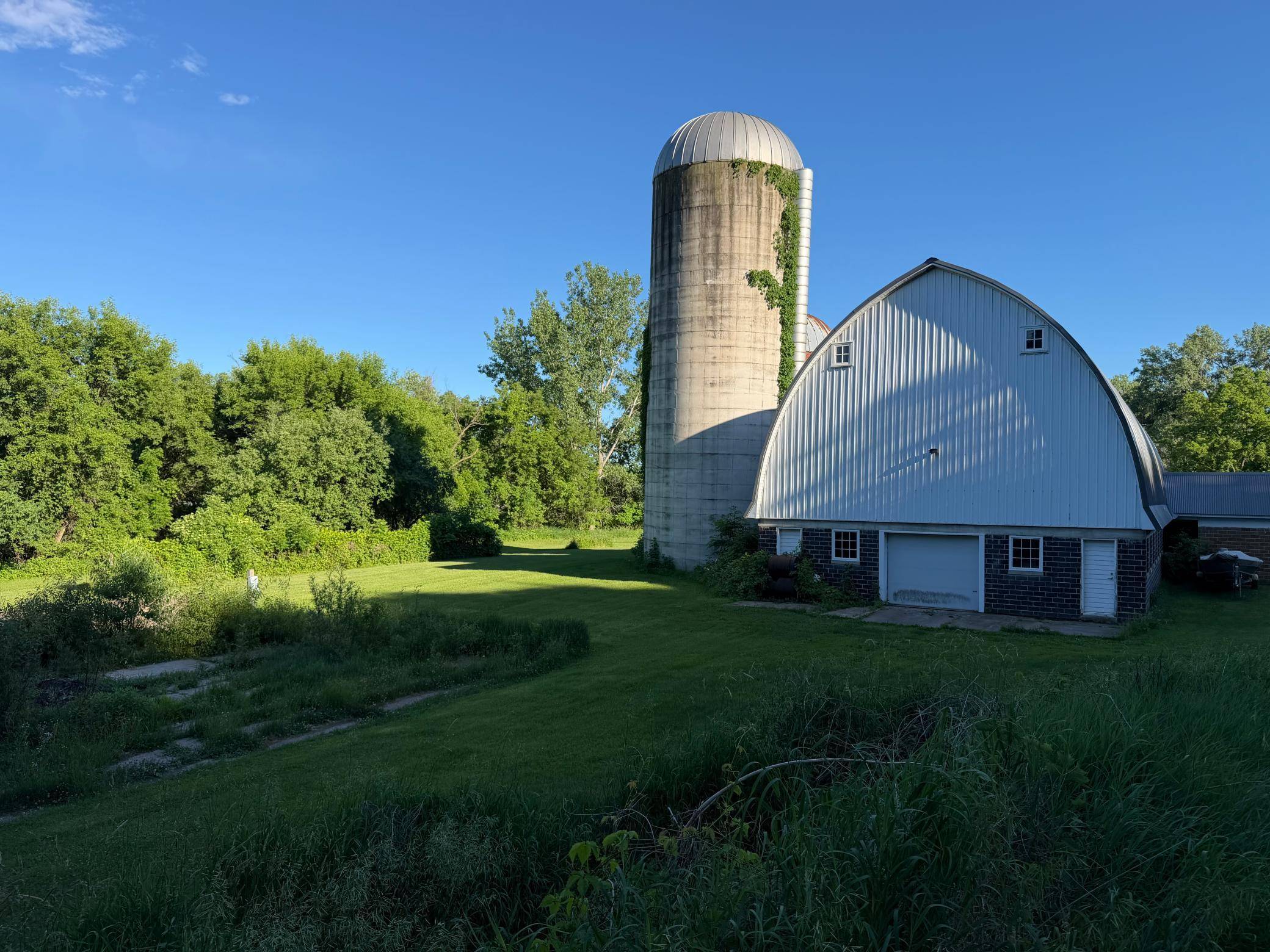 48050 Old River Bluff RD, Saint Peter, MN 56082