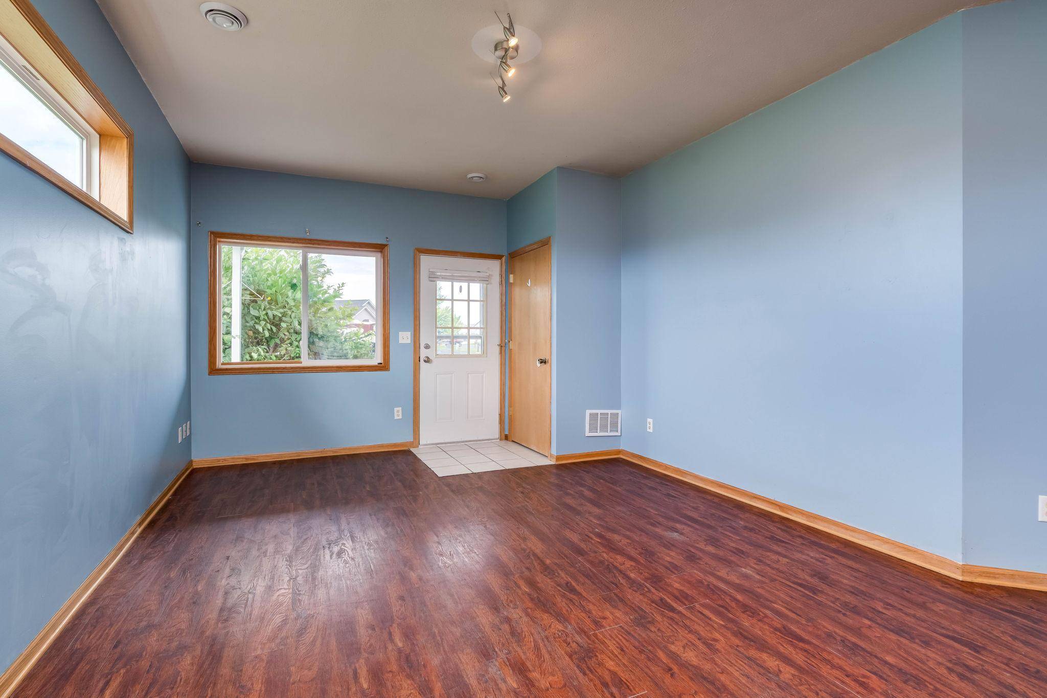248 Frenzel DR, Arlington, MN 55307