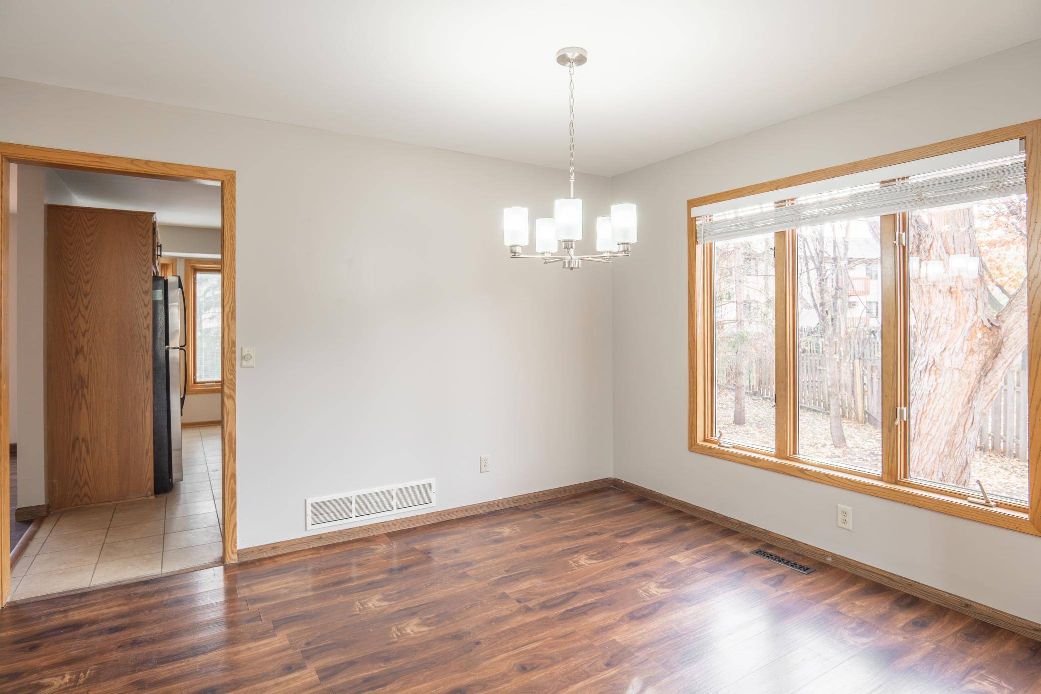 5245 Clayton DR, Maple Plain, MN 55359