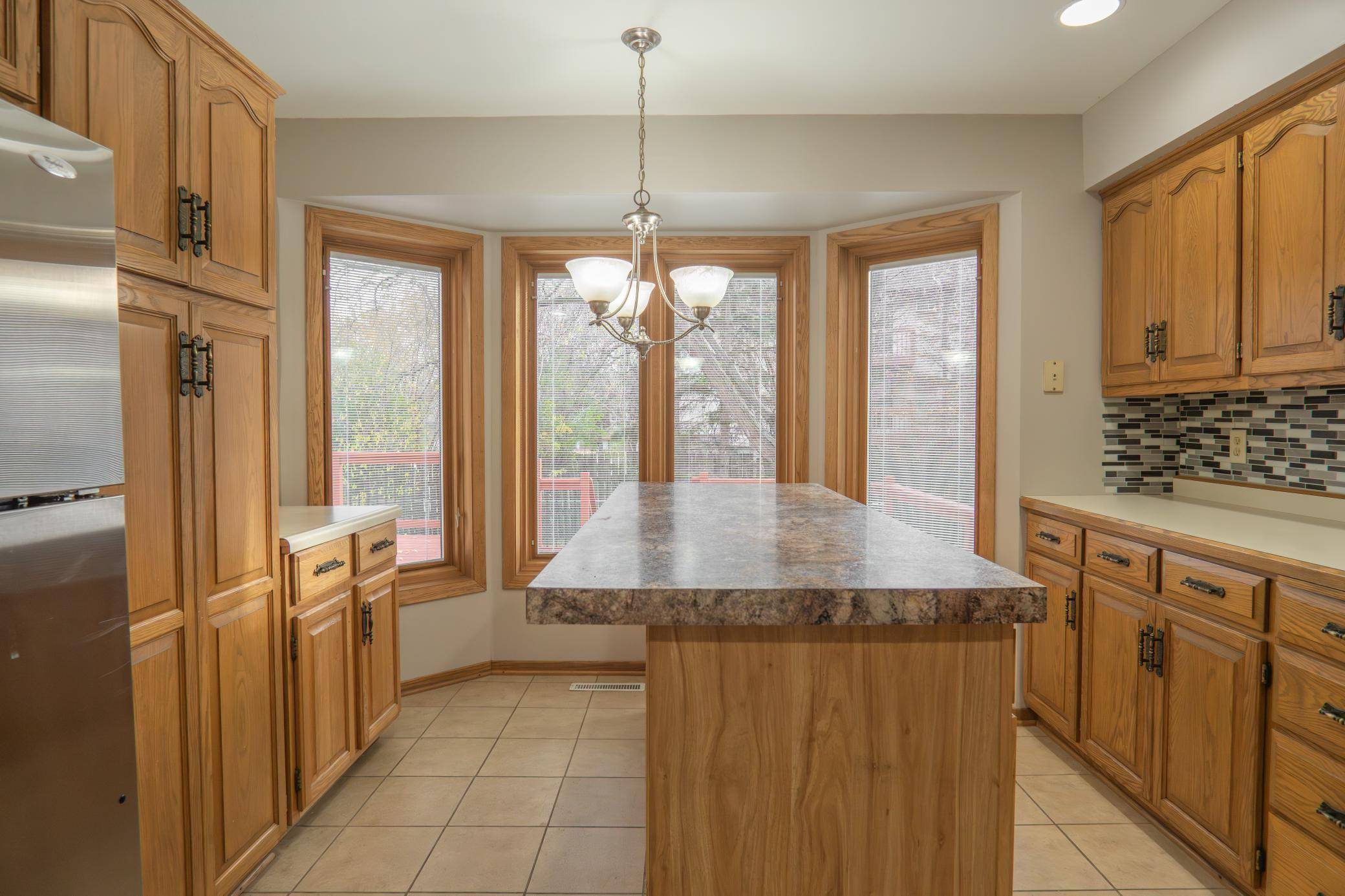 5245 Clayton DR, Maple Plain, MN 55359