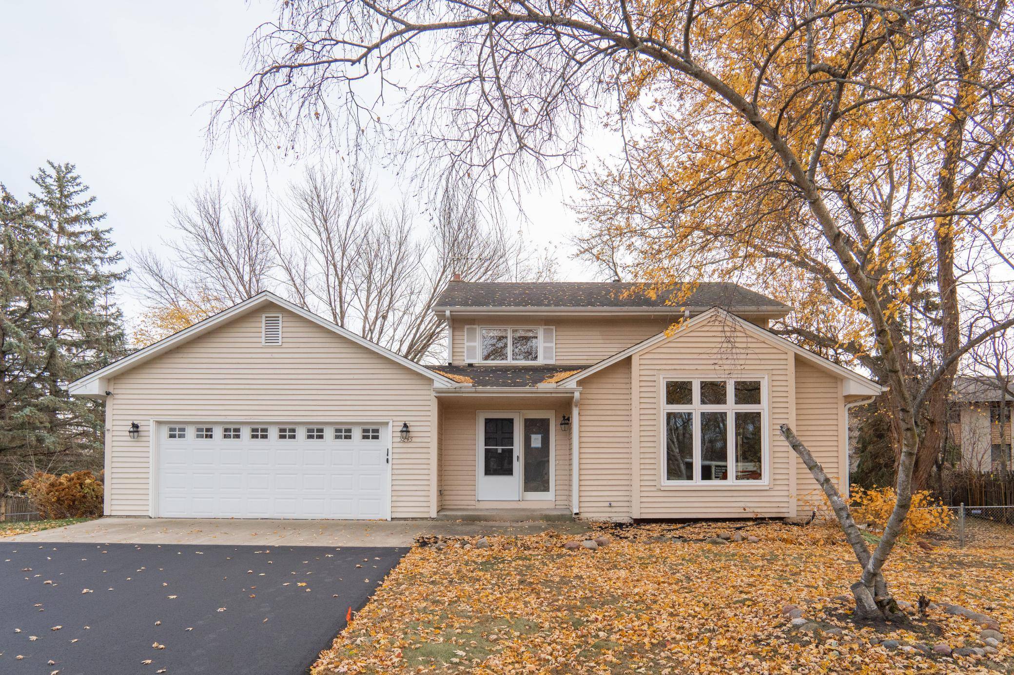 5245 Clayton DR, Maple Plain, MN 55359