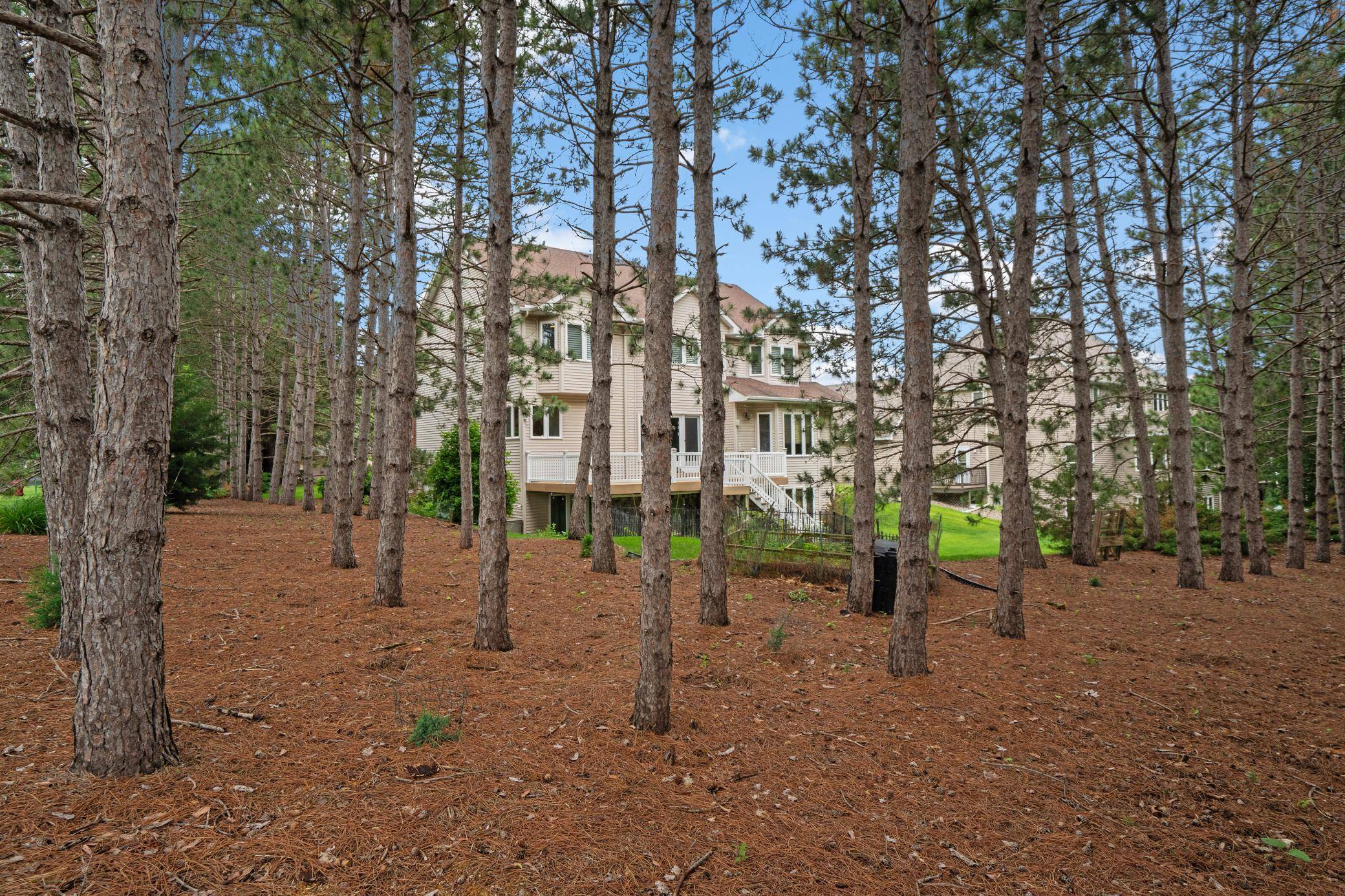 8197 Drexel CT, Eden Prairie, MN 55347