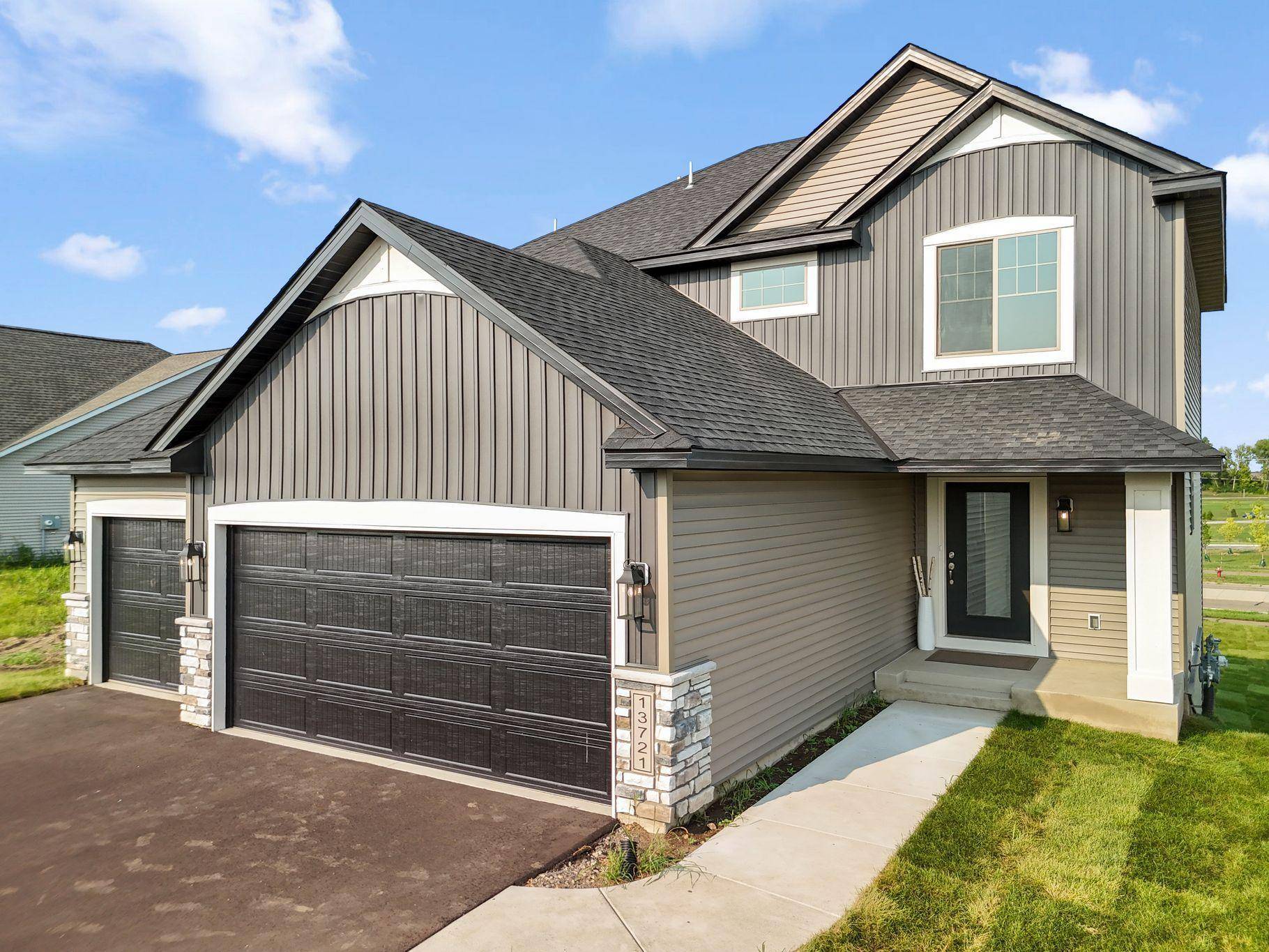 13721 Arrowhead WAY, Rosemount, MN 55068