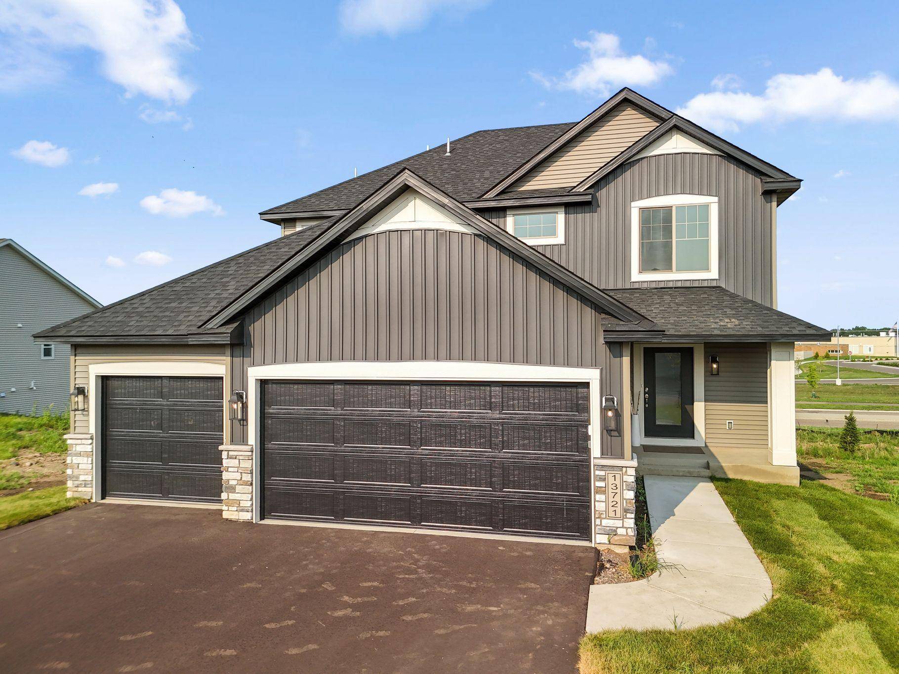 13721 Arrowhead WAY, Rosemount, MN 55068