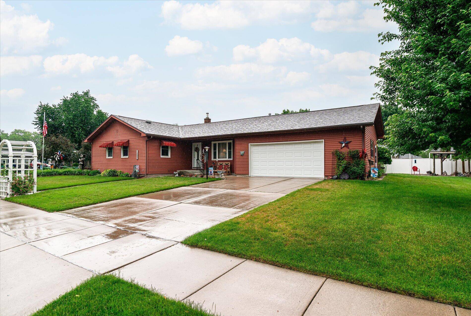 1003 S Elm ST, La Crescent, MN 55947