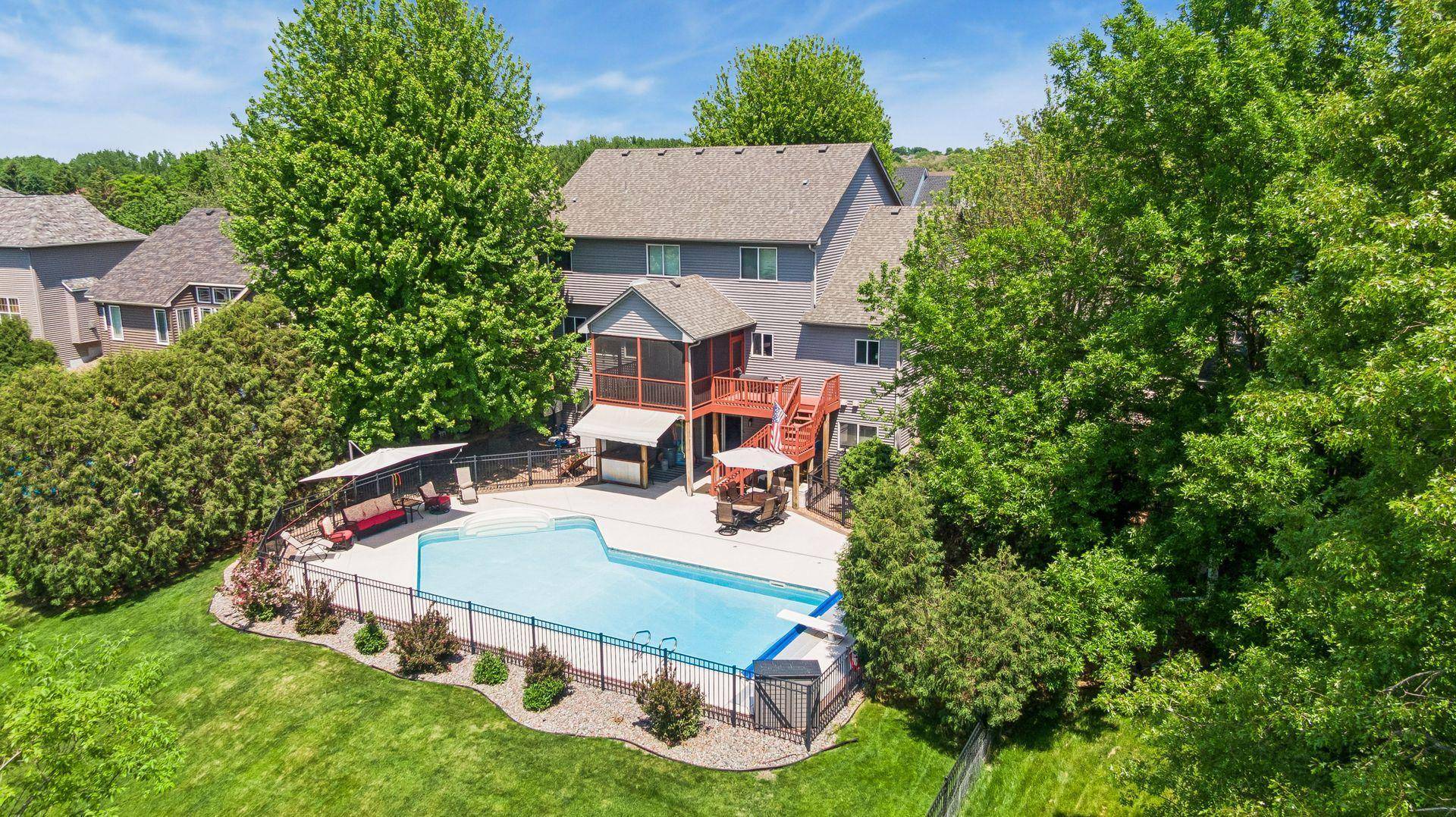 10531 Golden Eagle TRL, Woodbury, MN 55129