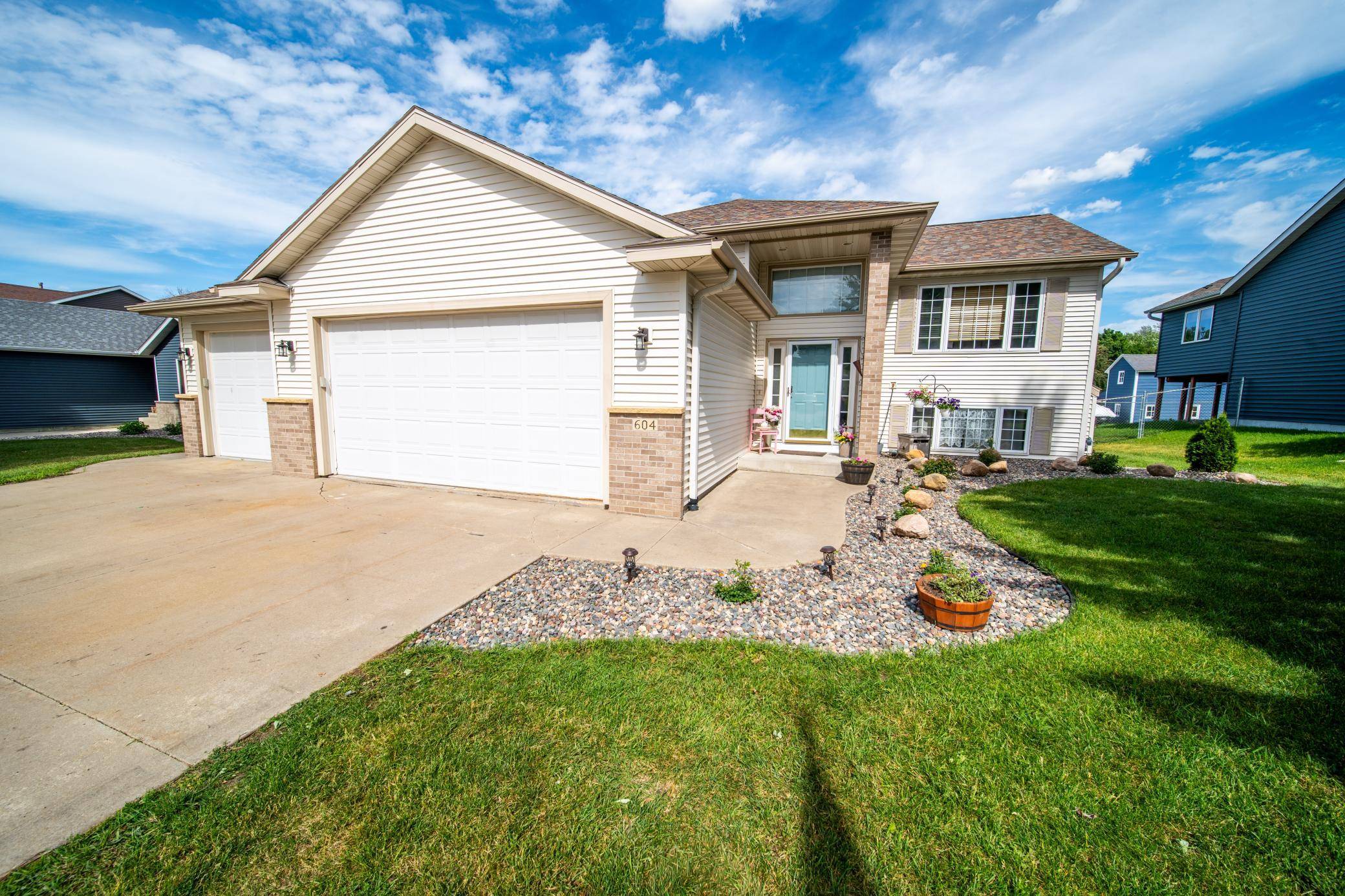 604 13th AVE NW, Kasson, MN 55944