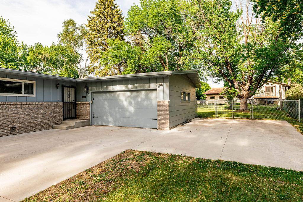 2853 2nd ST N, Fargo, ND 58102