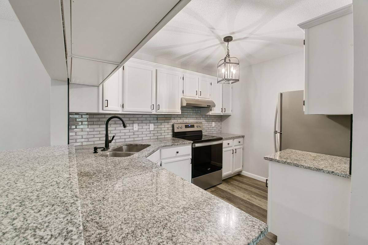 5942 Fernwood ST, Shoreview, MN 55126