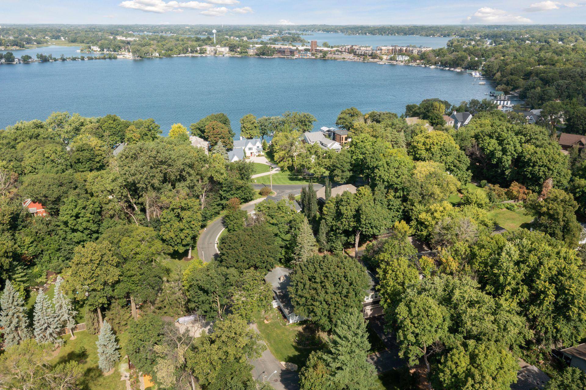 2765 Ethel AVE, Wayzata, MN 55391