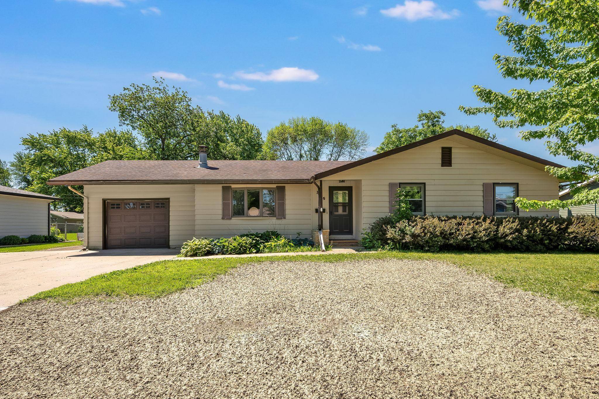 305 Maywood AVE, Eagle Lake, MN 56024