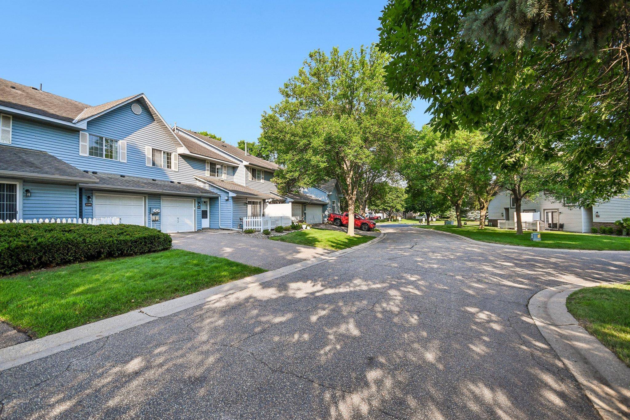 2580 Bedford CT #16, Mendota Heights, MN 55120