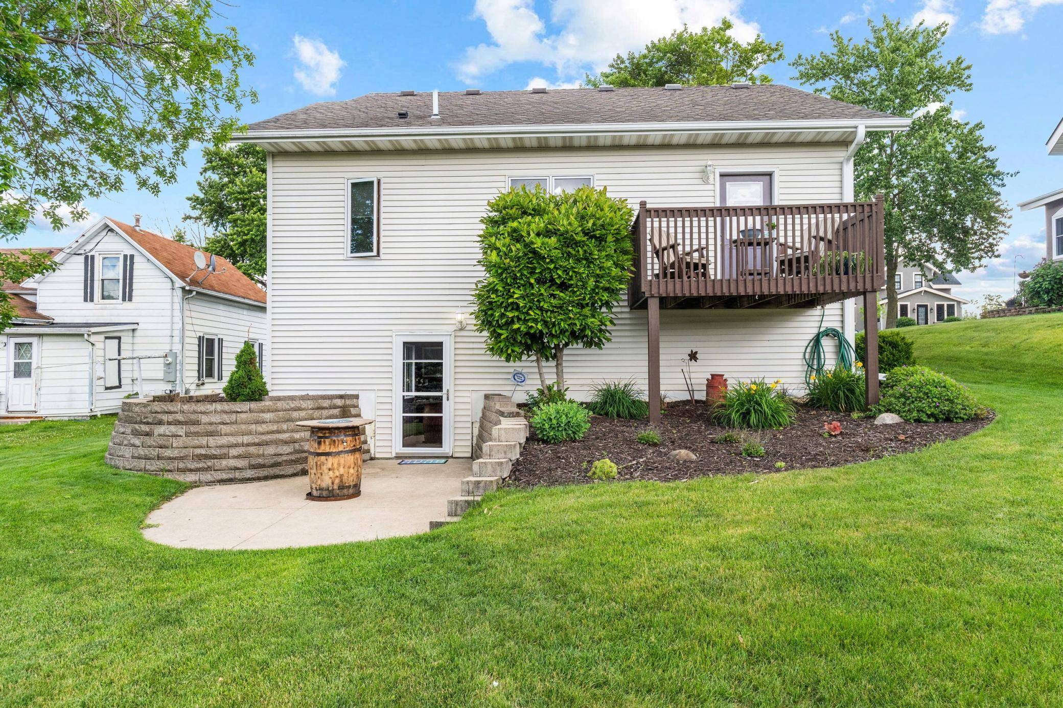 208 High AVE, Wanamingo, MN 55983
