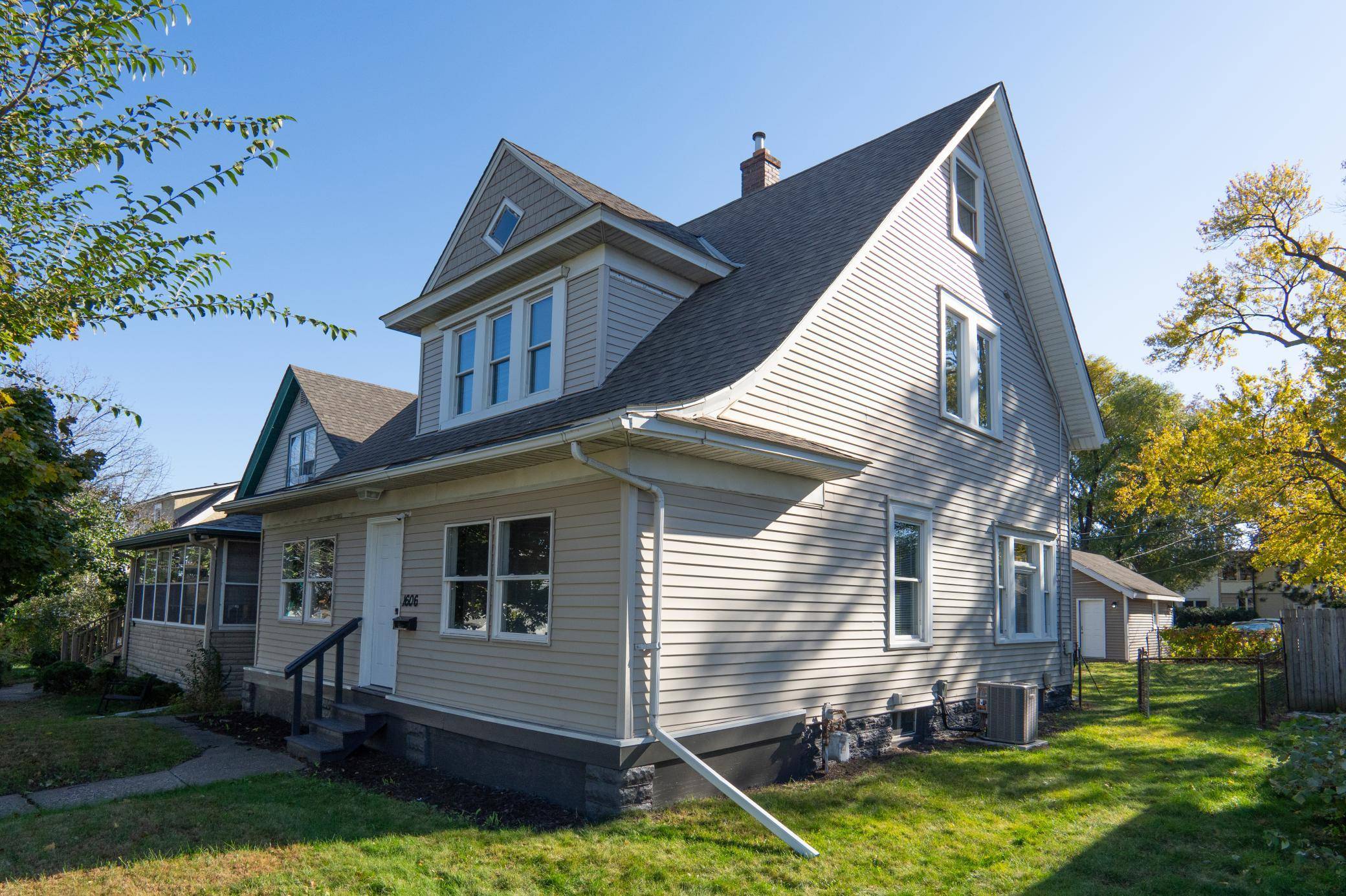 1606 Concordia AVE, Saint Paul, MN 55104