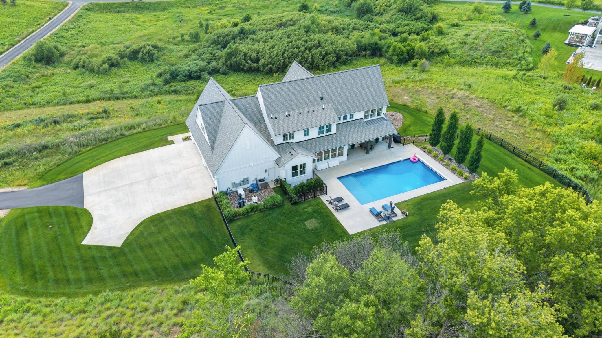 22233 Dakota AVE, Lakeville, MN 55044