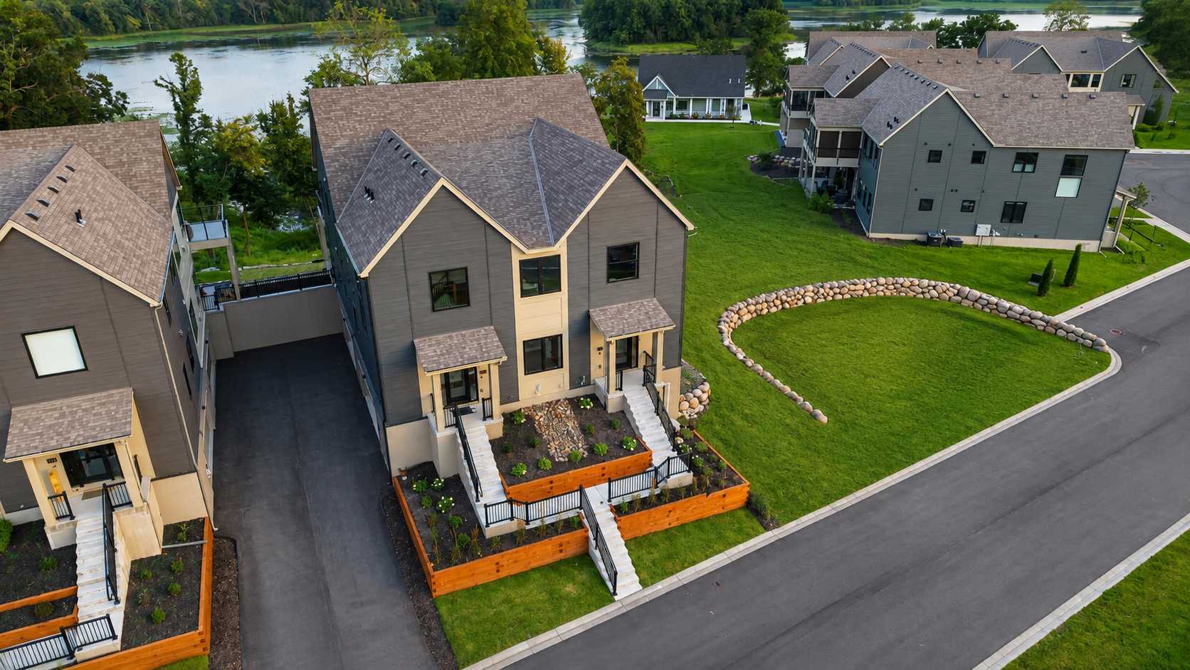 4759 Linden Cove LN, Savage, MN 55378