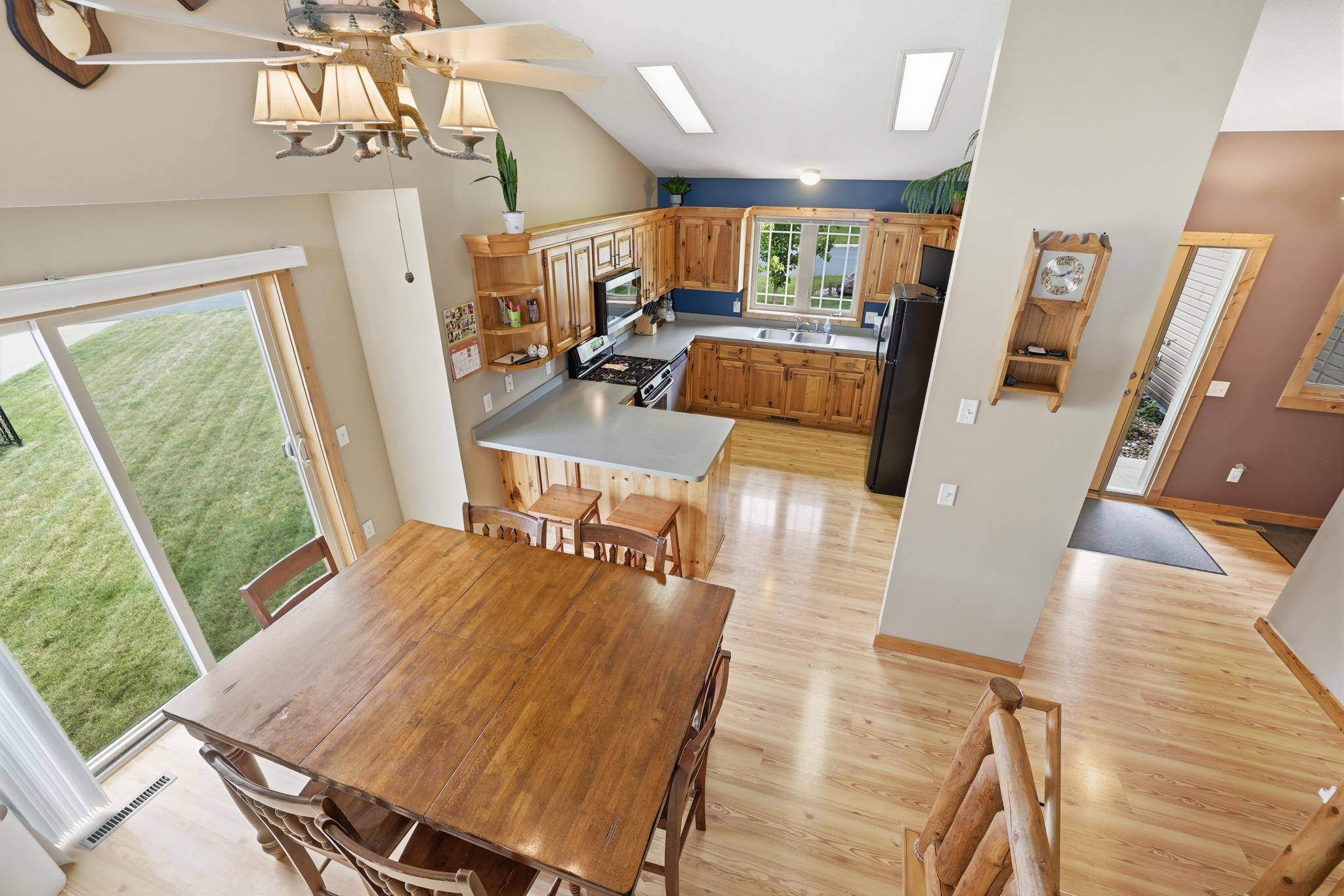 1202 Sunset BLVD NW, Montgomery, MN 56069