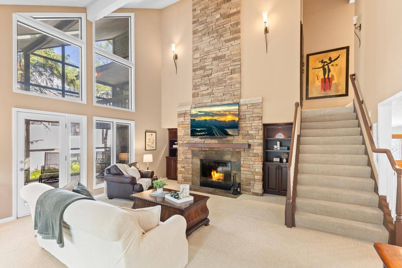7708 Stonewood CT, Edina, MN 55439