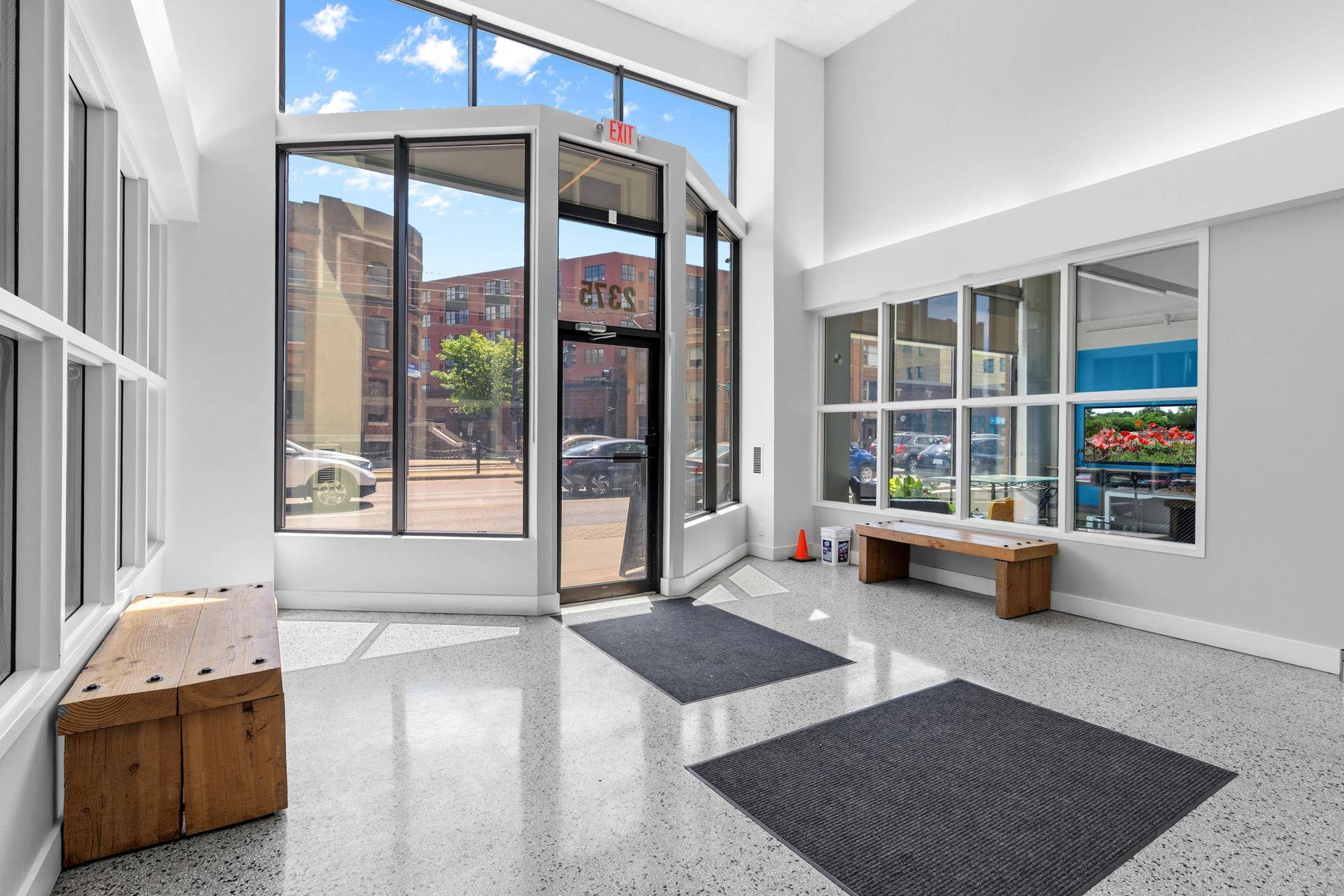 2375 University AVE W, Saint Paul, MN 55114