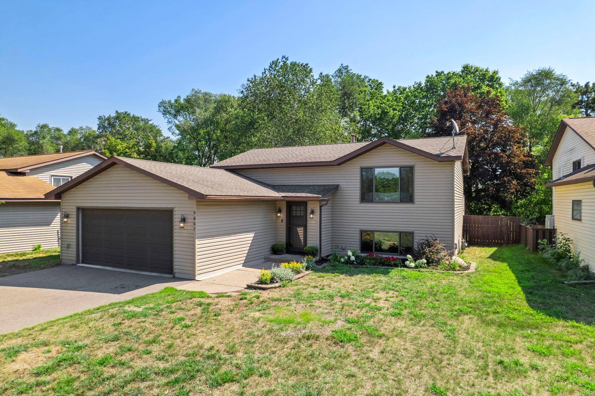 9807 Heath AVE S, Cottage Grove, MN 55016