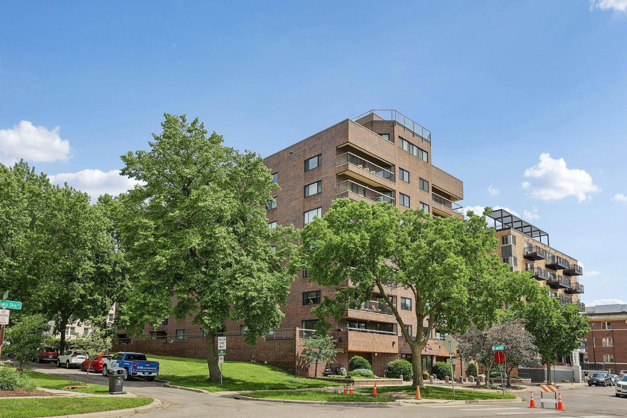 2885 Knox AVE S #707, Minneapolis, MN 55408