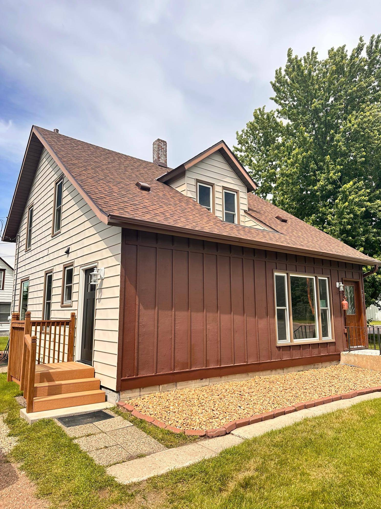 720 Fir AVE, Bird Island, MN 55310