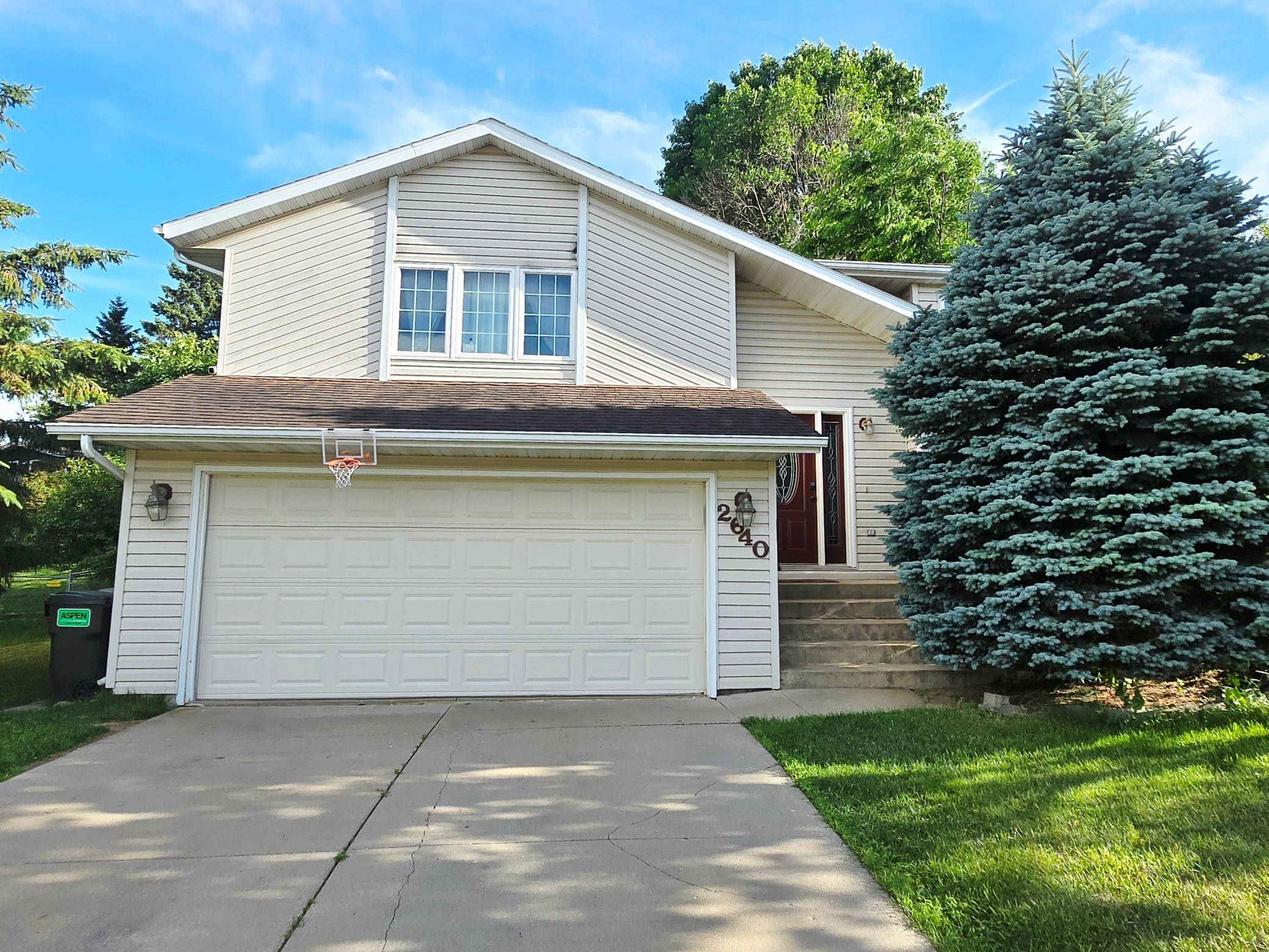2640 59th ST NW, Rochester, MN 55901