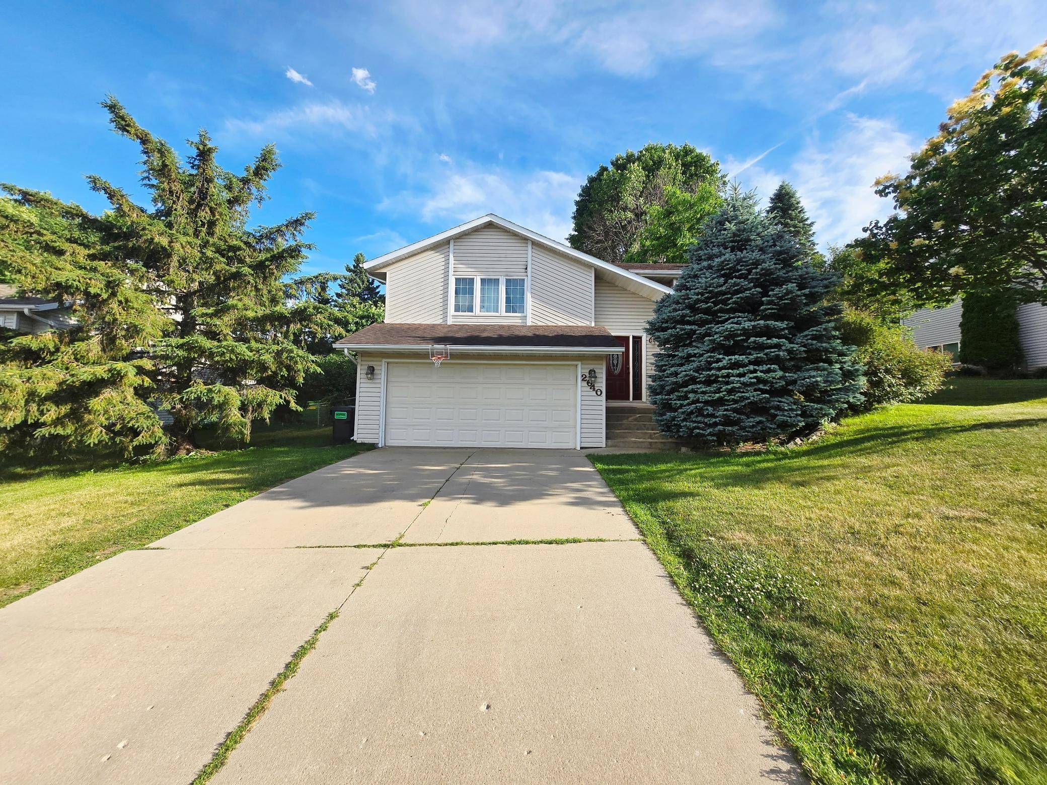 2640 59th ST NW, Rochester, MN 55901