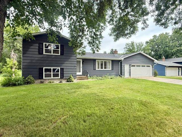 103 Northwood DR, Redwood Falls, MN 56283