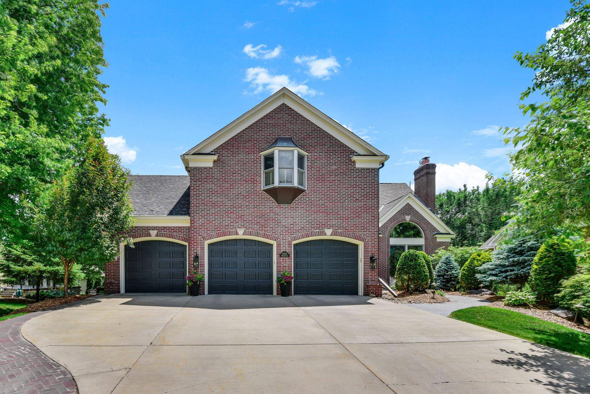 6511 Belmore LN, Edina, MN 55343