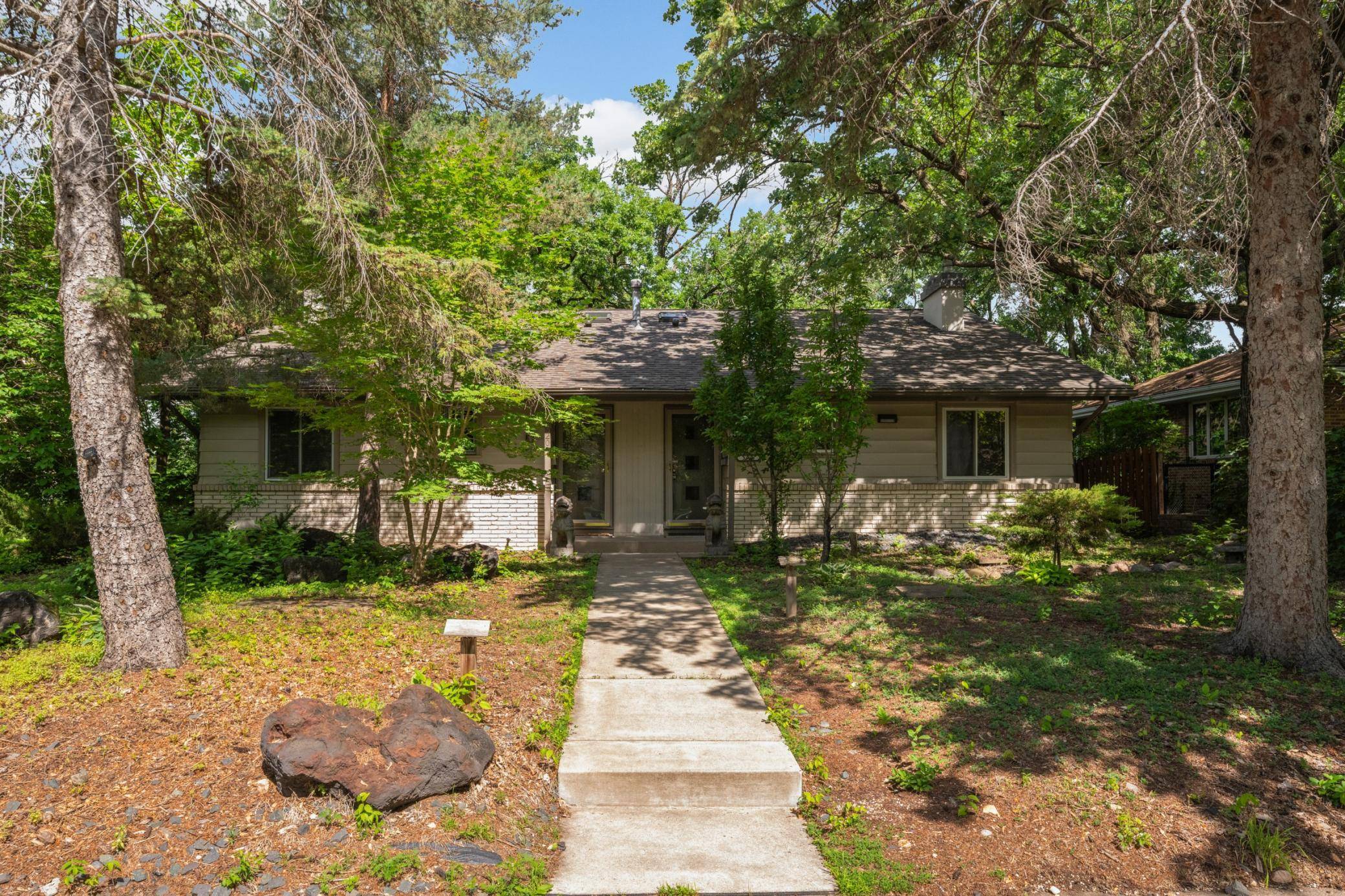 2918 Benton BLVD, Minneapolis, MN 55416