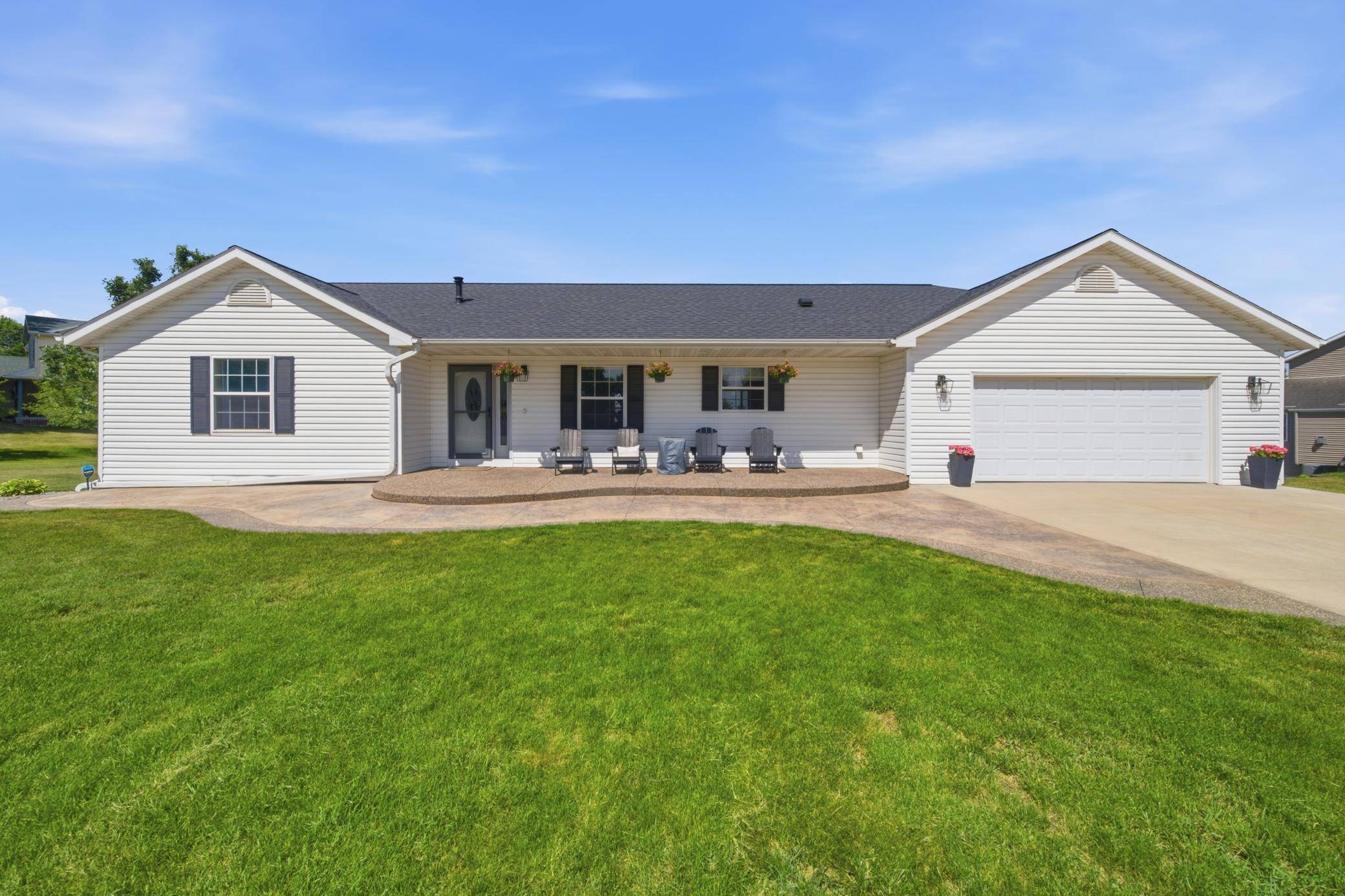 1090 Cedar Ridge LN SW, Oronoco, MN 55960
