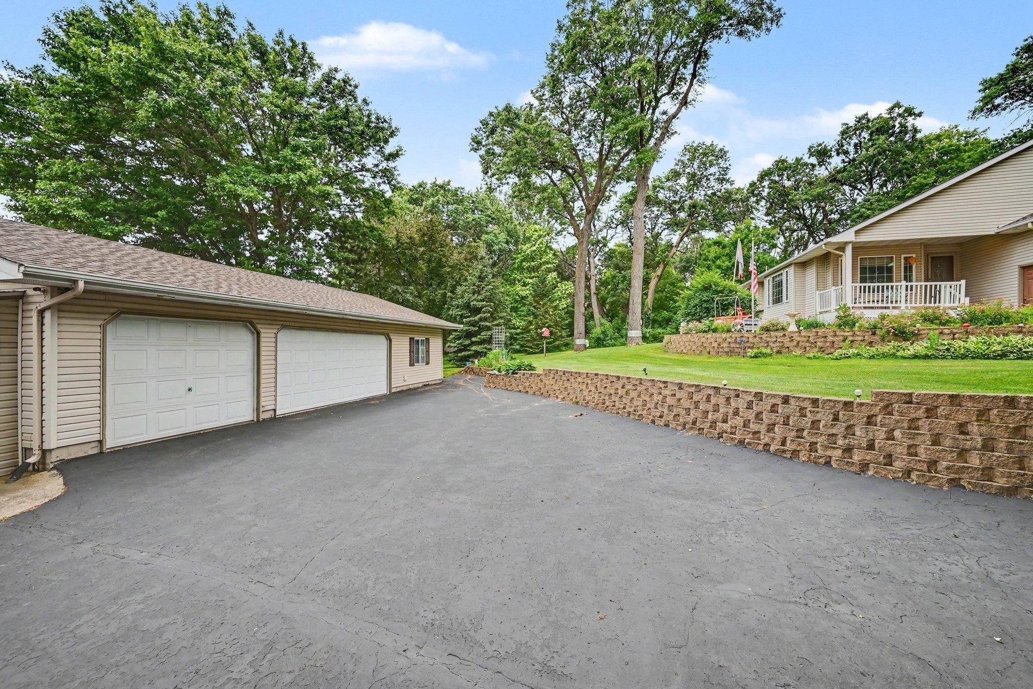 20966 Davenport ST NE, Cedar, MN 55011