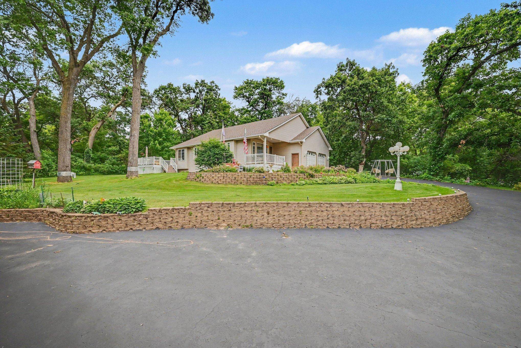 20966 Davenport ST NE, Cedar, MN 55011