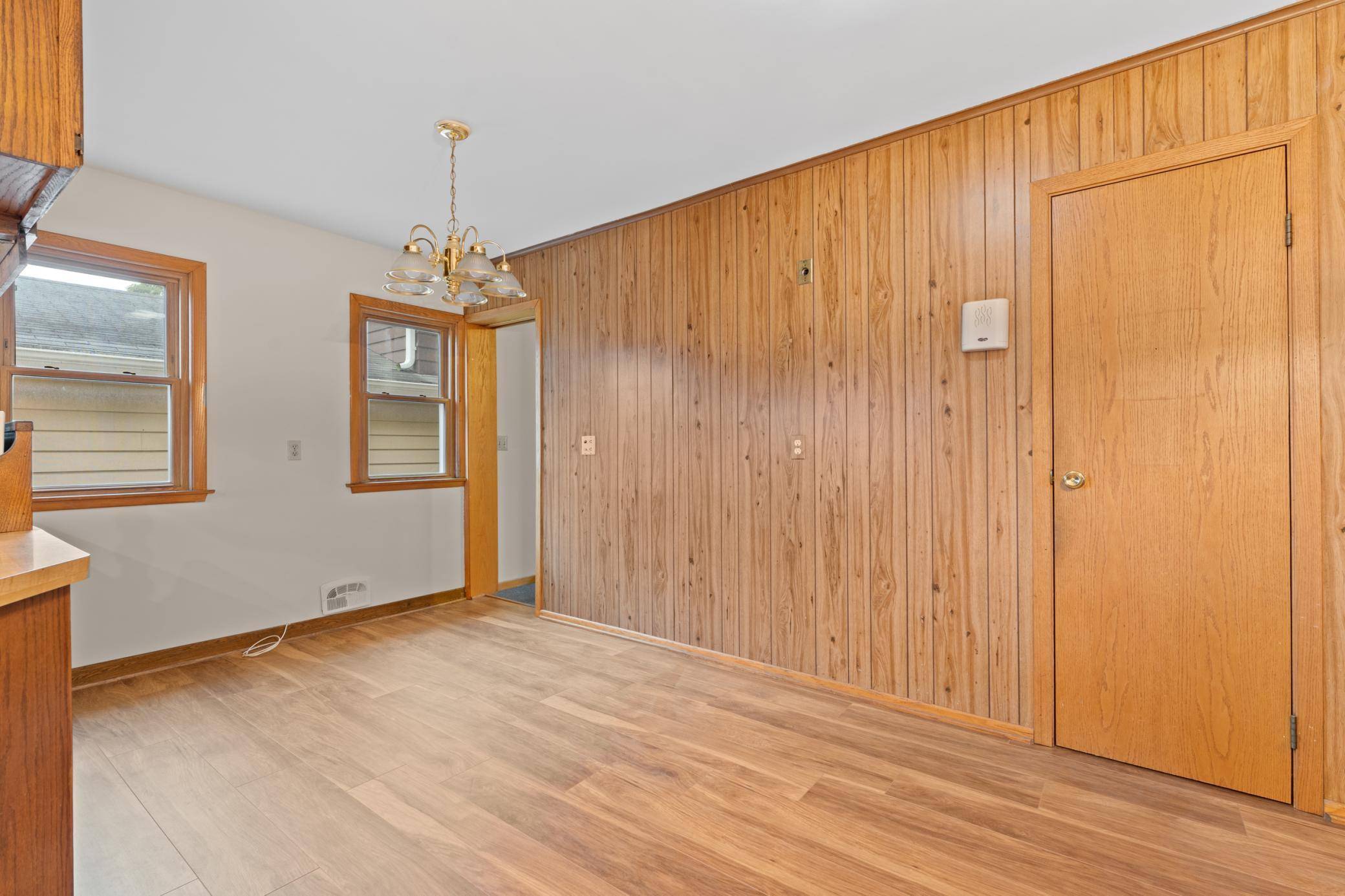 145 6th ST NW, Plainview, MN 55964