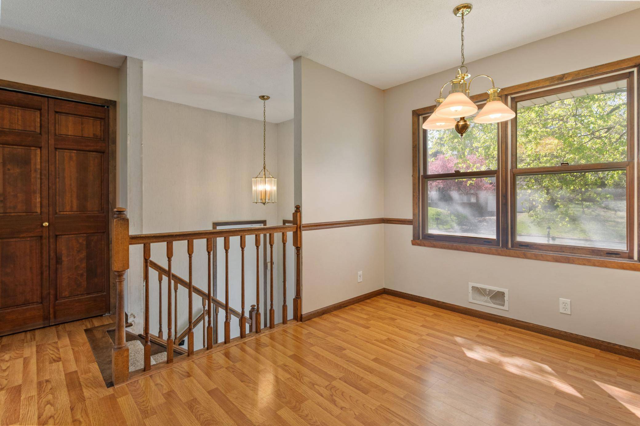 1559 Mccarthy RD, Eagan, MN 55121