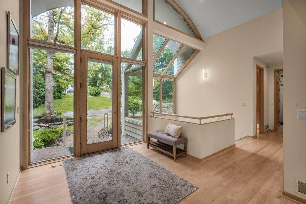 3580 Fairway DR, Hopkins, MN 55305
