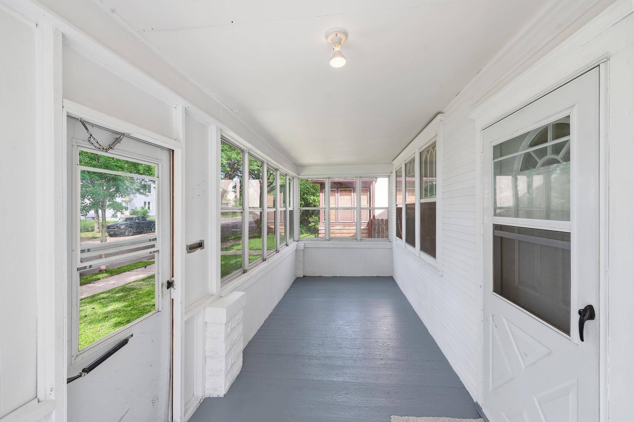 934 Central AVE W, Saint Paul, MN 55104