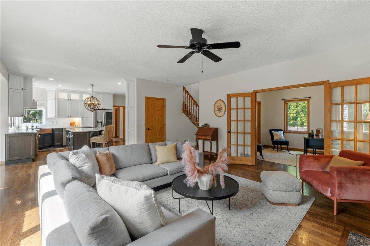 794 Interlachen Draw, Woodbury, MN 55125
