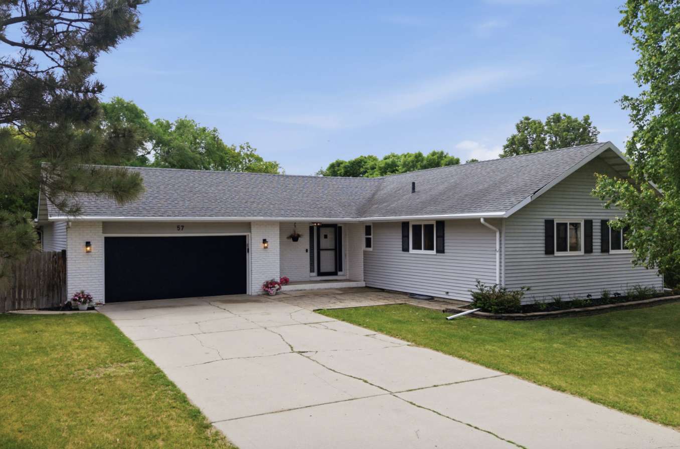 57 Prairiewood DR S, Fargo, ND 58103