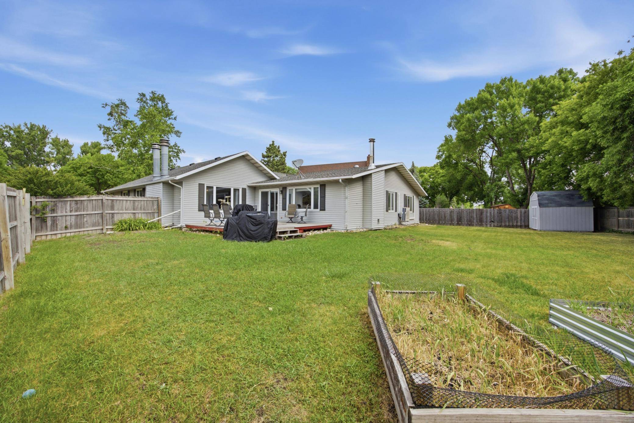 57 Prairiewood DR S, Fargo, ND 58103