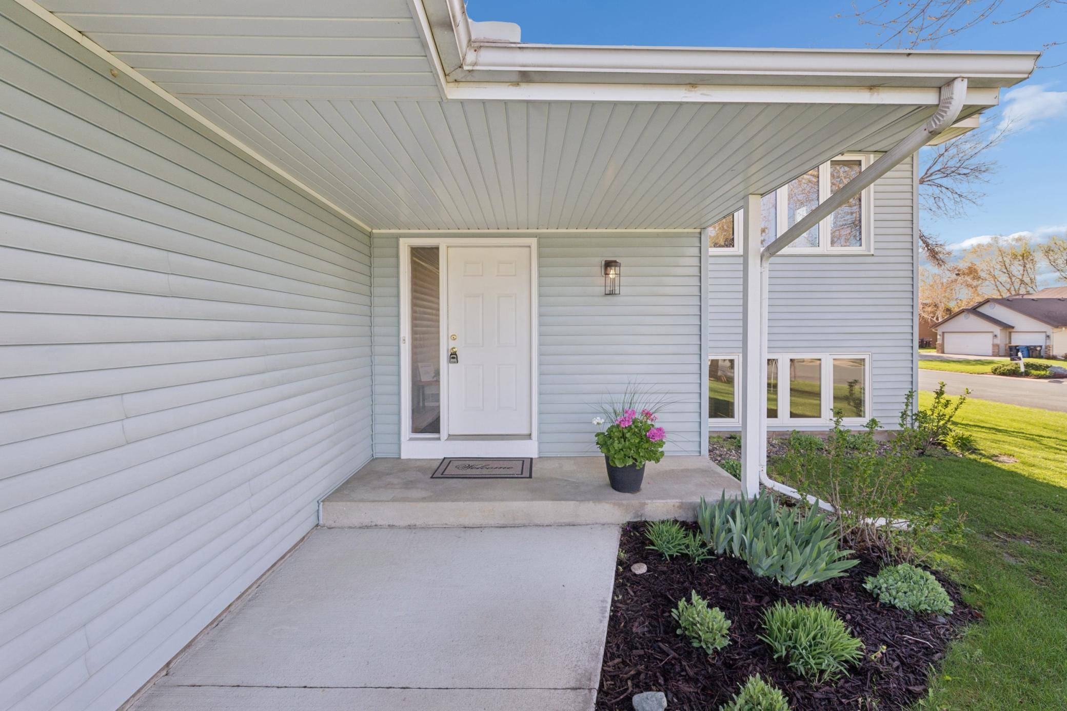 1193 Shawmut ST S, Shakopee, MN 55379