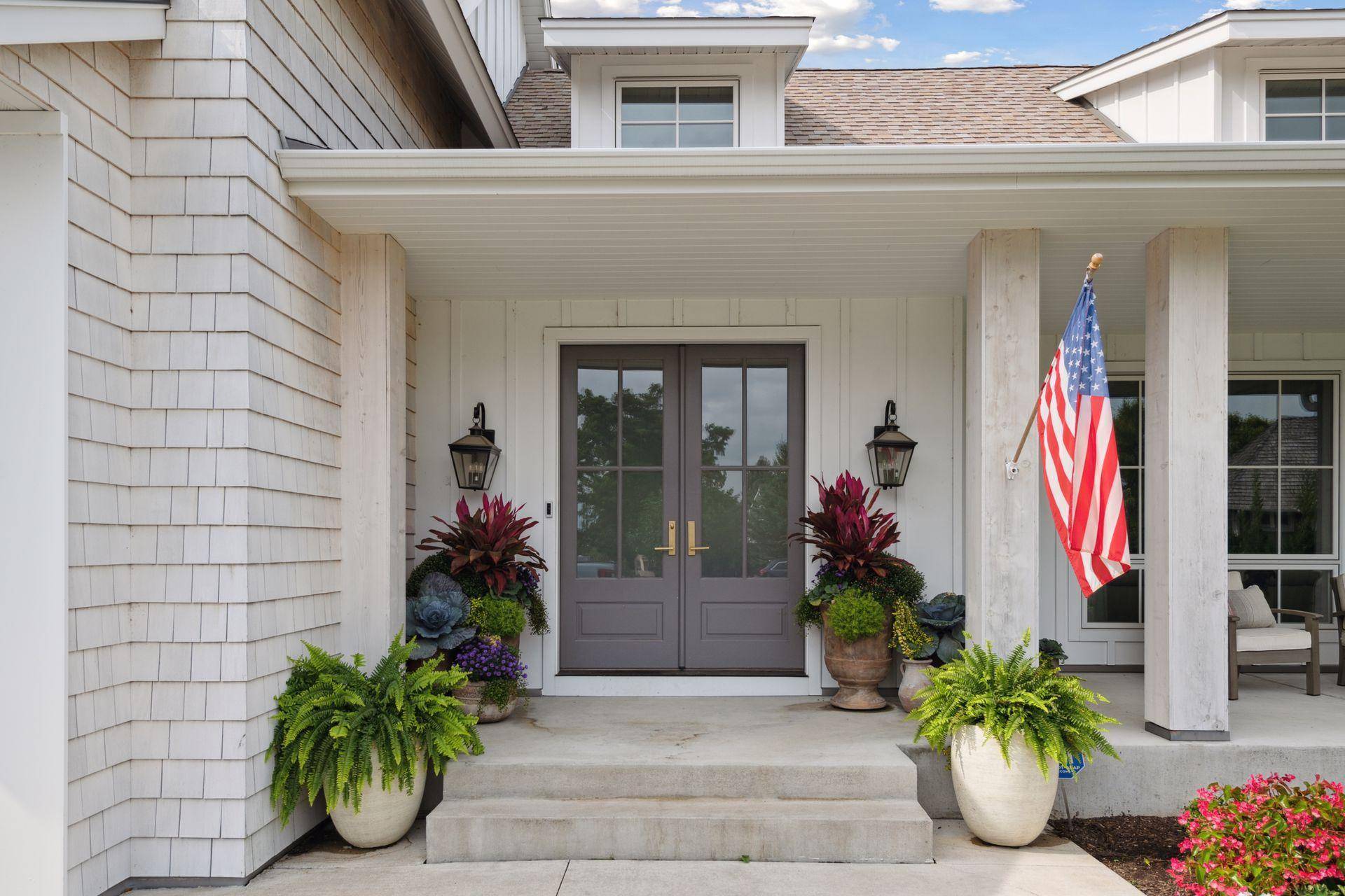 9810 Sky LN, Eden Prairie, MN 55347