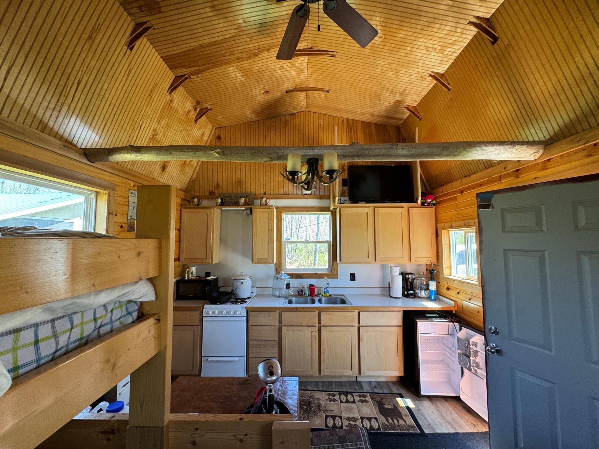 7233 Brown RD, Kettle River, MN 55757