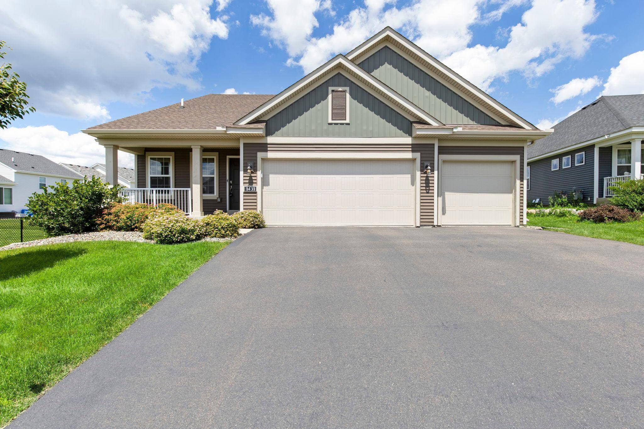 1431 139th ST E, Rosemount, MN 55068