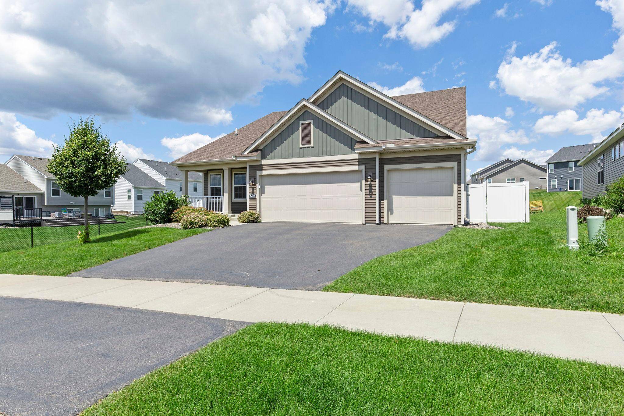 1431 139th ST E, Rosemount, MN 55068